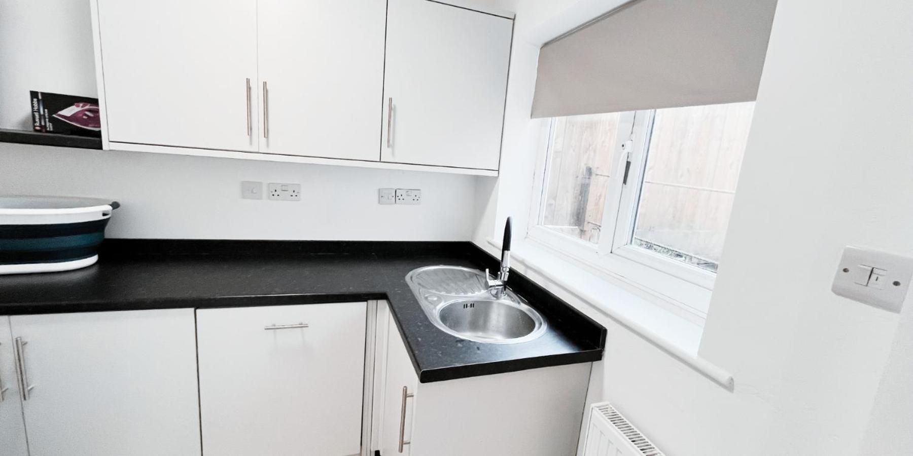 Spacious Room In Modern House Near ノッティンガム エクステリア 写真