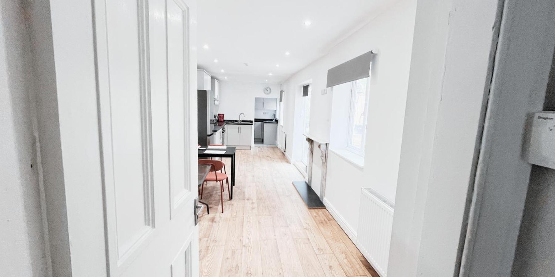 Spacious Room In Modern House Near ノッティンガム エクステリア 写真