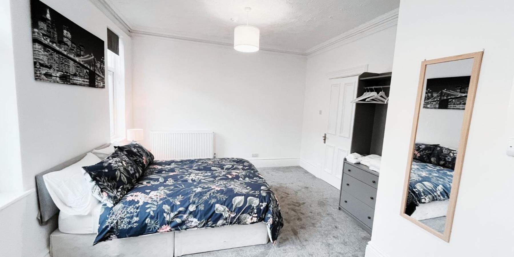 Spacious Room In Modern House Near ノッティンガム エクステリア 写真