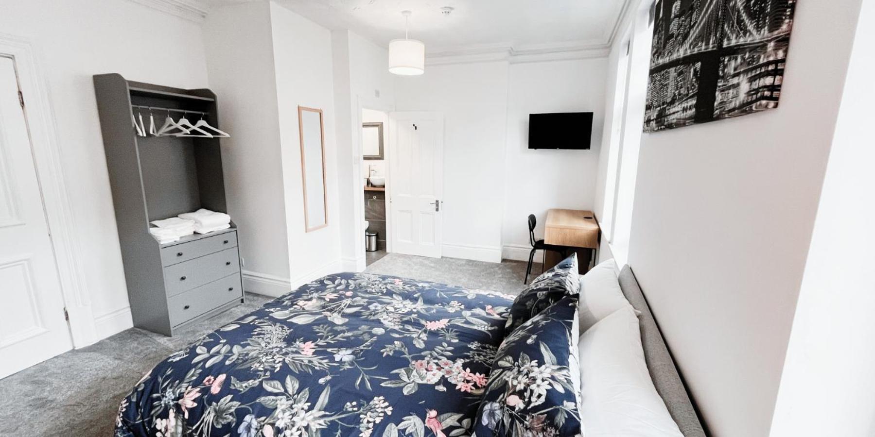 Spacious Room In Modern House Near ノッティンガム エクステリア 写真