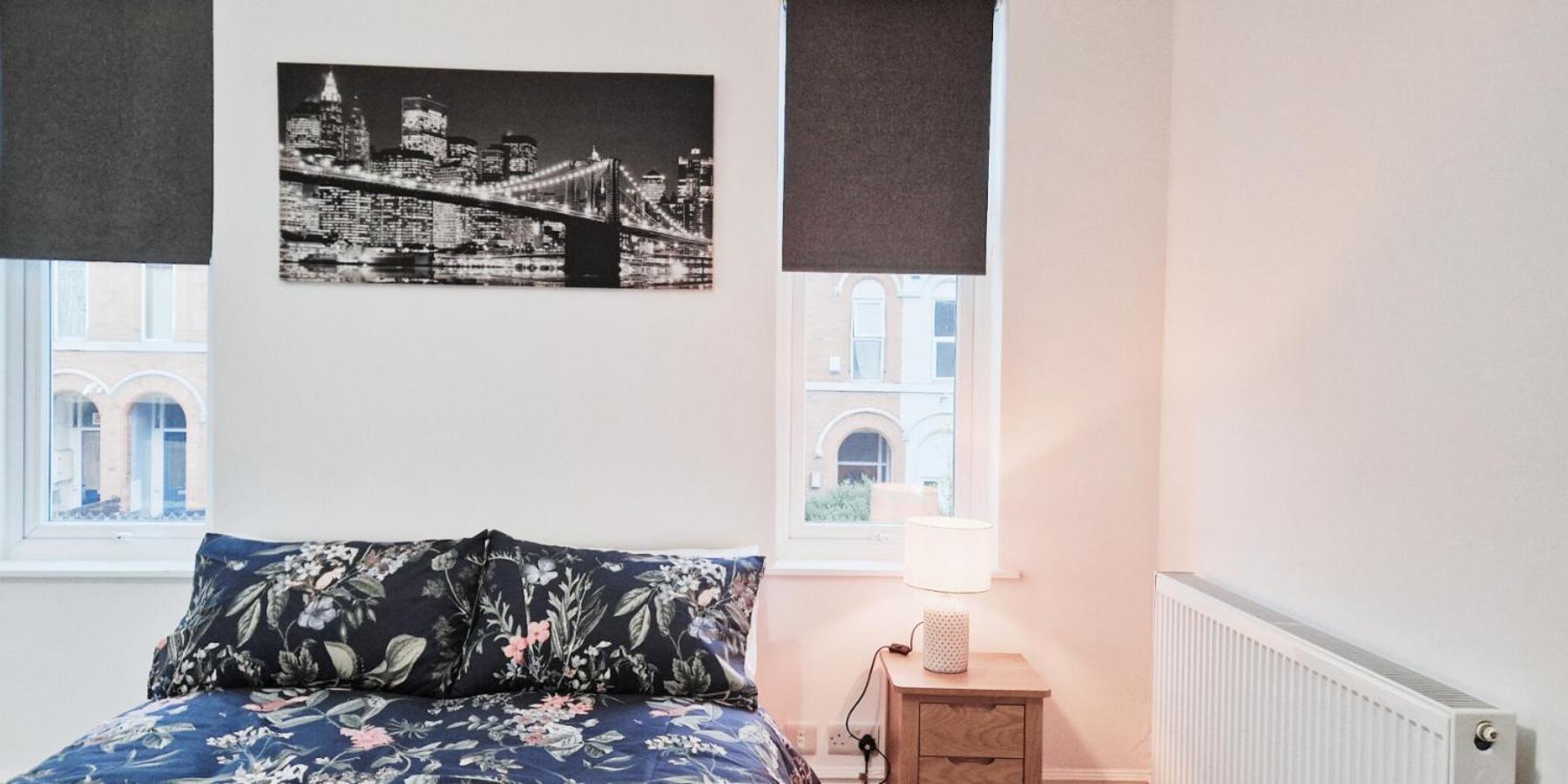 Spacious Room In Modern House Near ノッティンガム エクステリア 写真