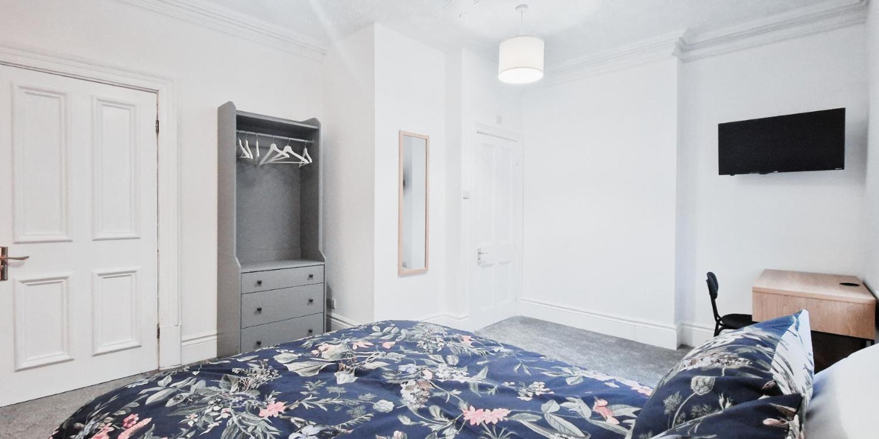 Spacious Room In Modern House Near ノッティンガム エクステリア 写真